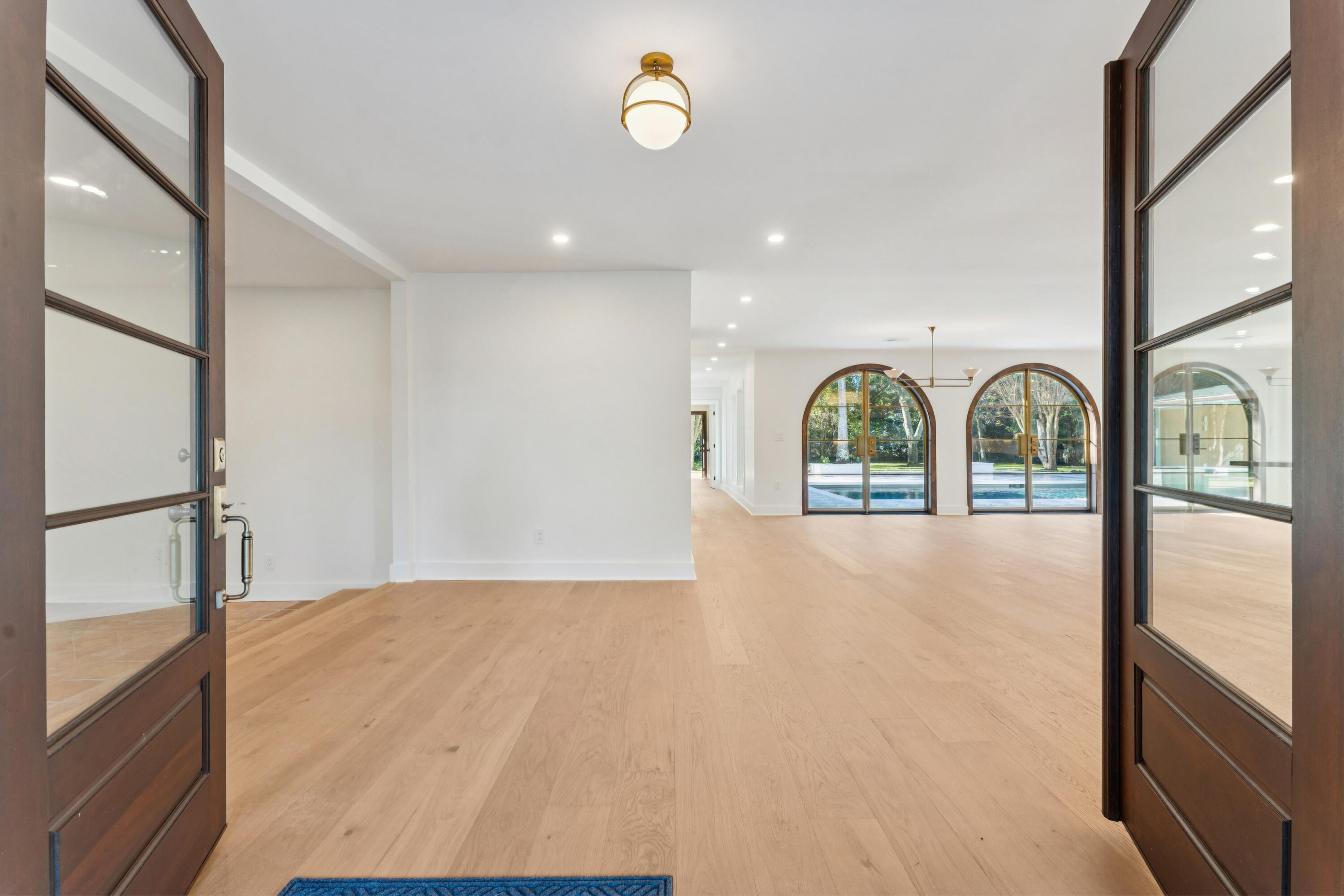 924 White Point Boulevard