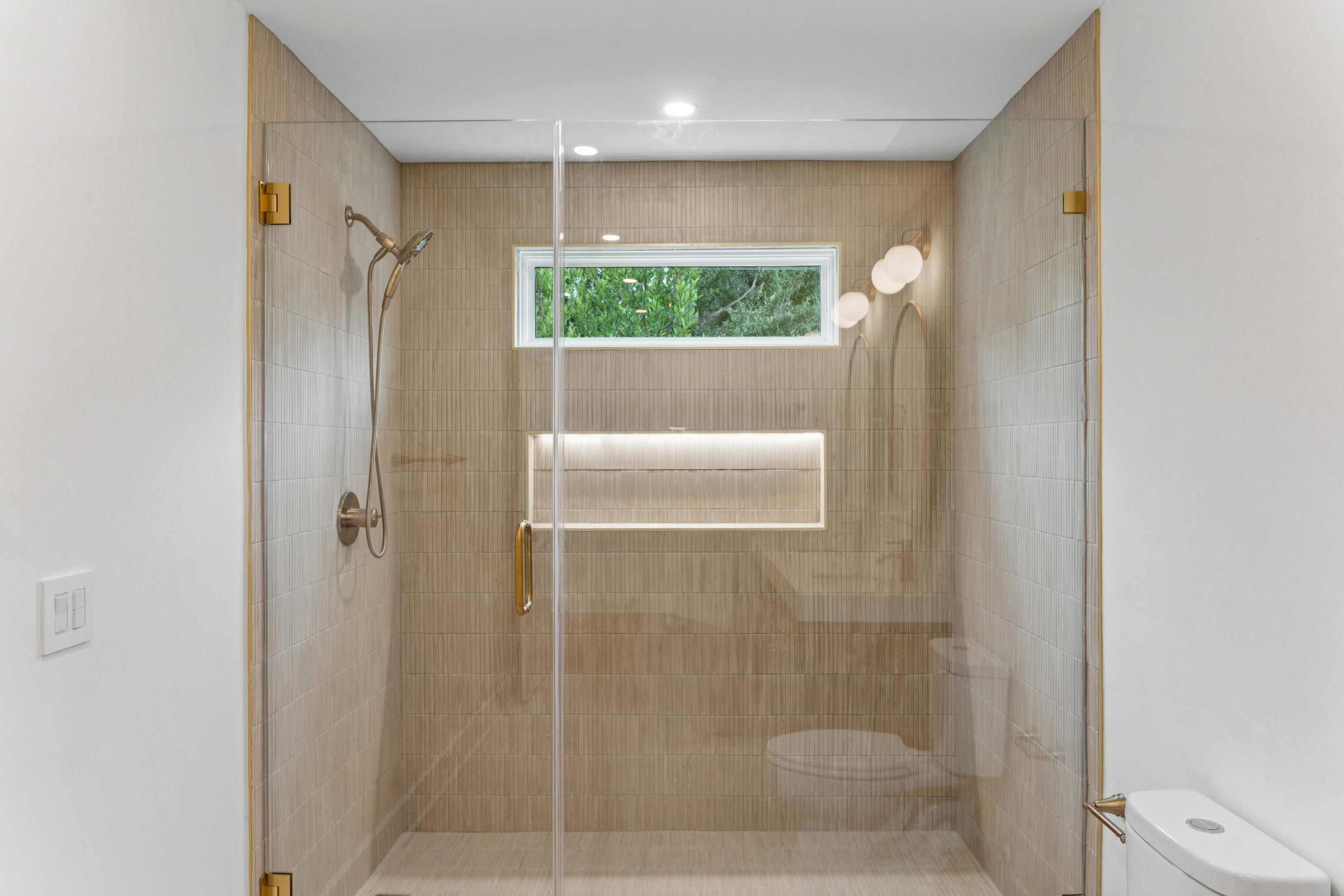 924 White Point Boulevard