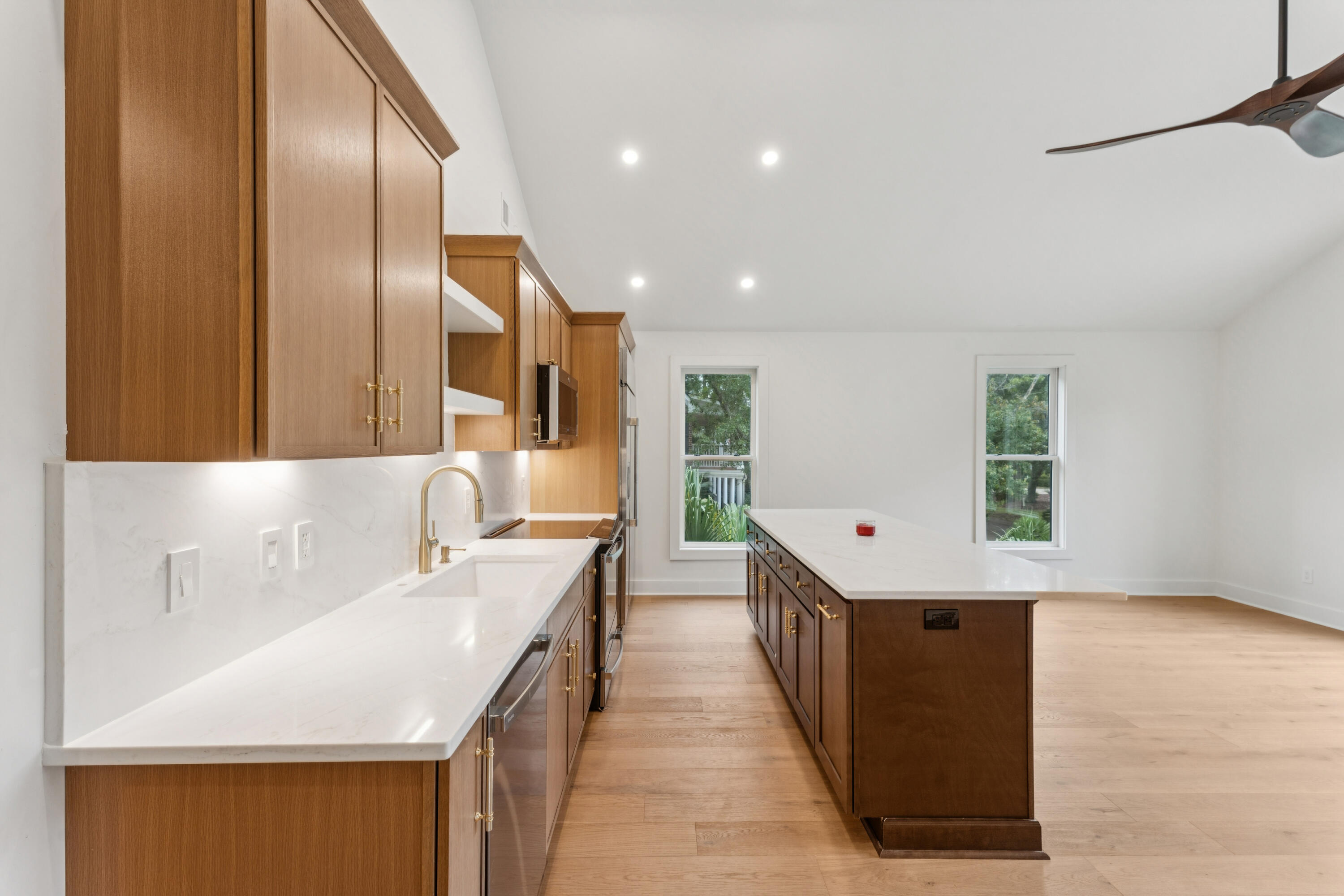 924 White Point Boulevard