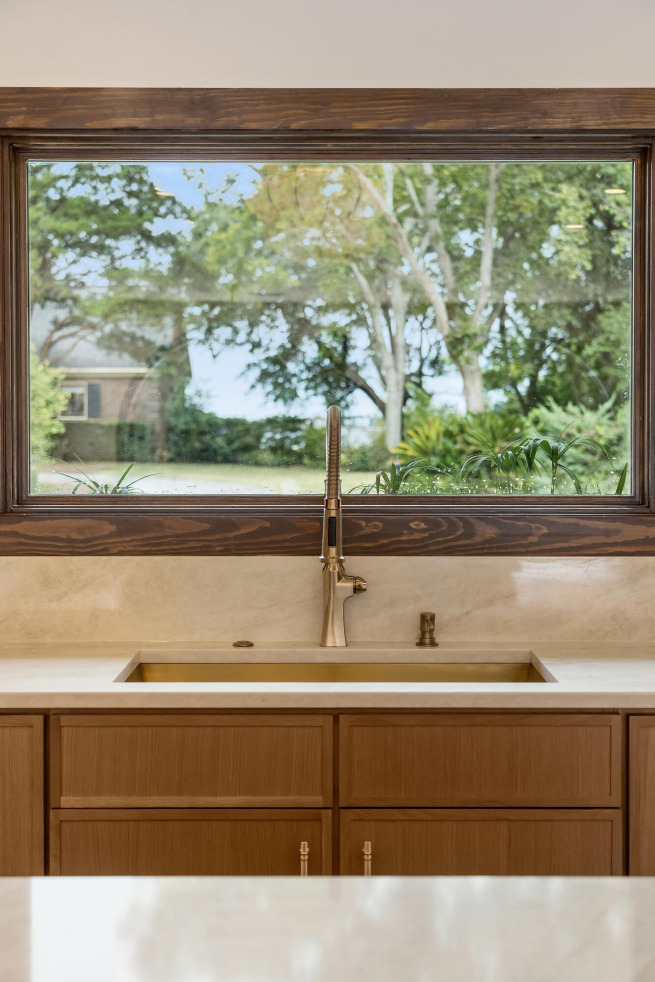 924 White Point Boulevard