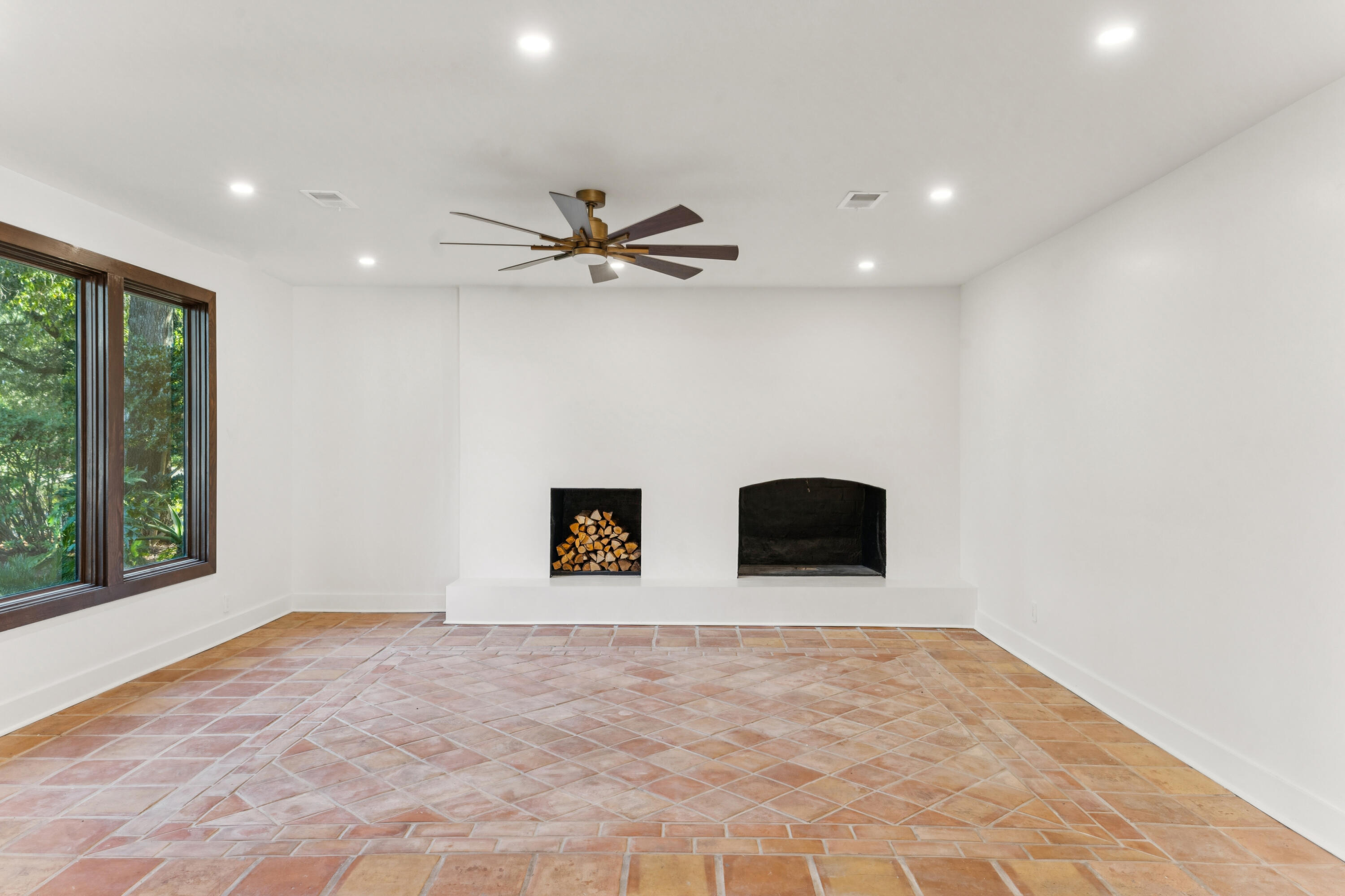 924 White Point Boulevard