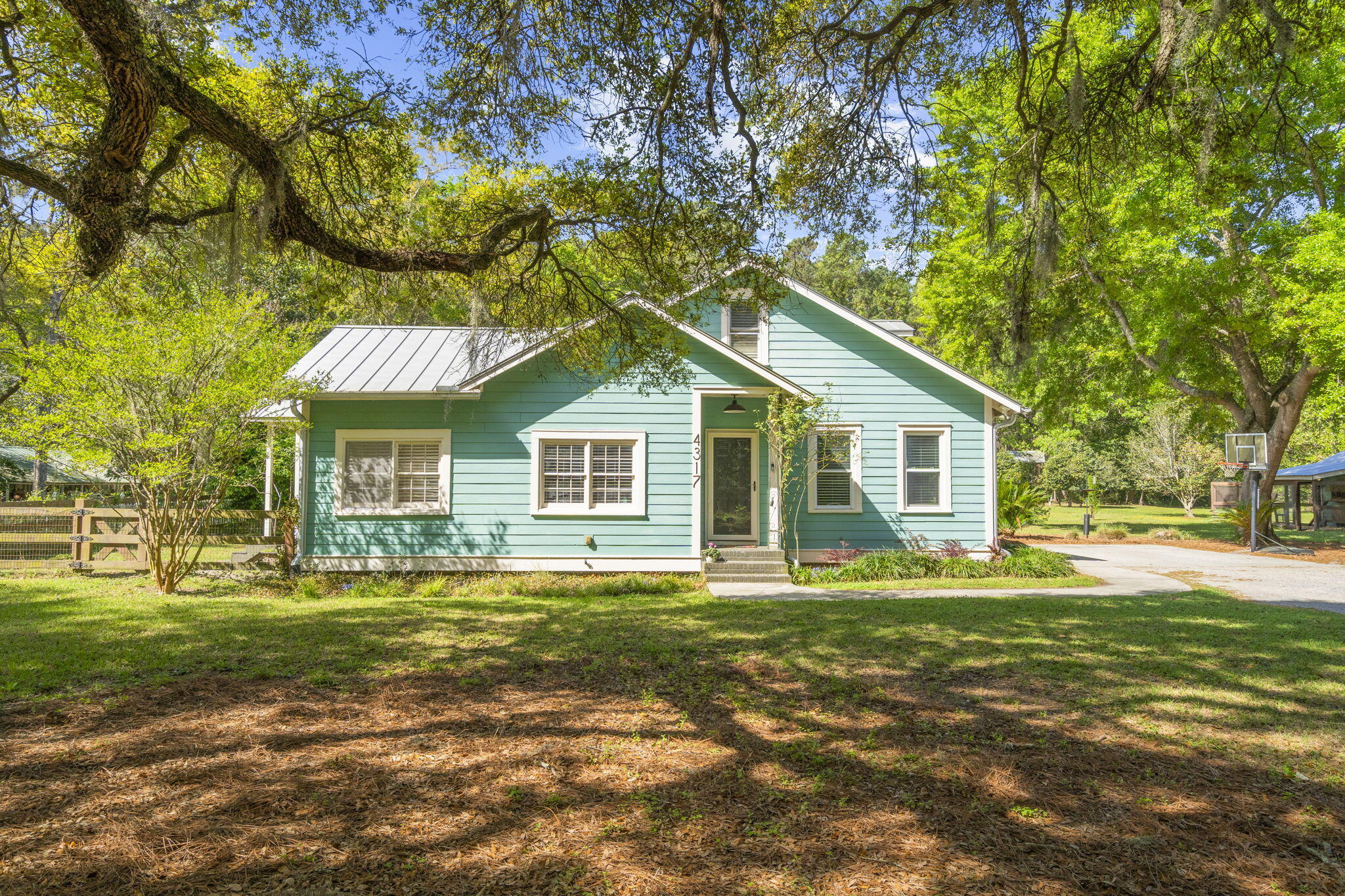 4317 Highway 165