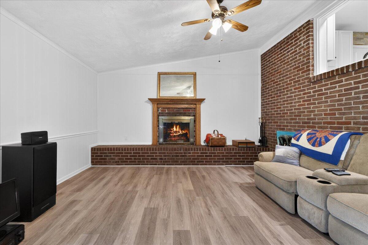 1225 Hillside Drive