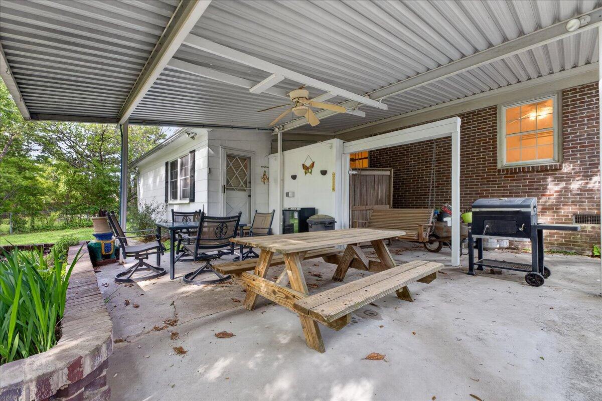 1225 Hillside Drive