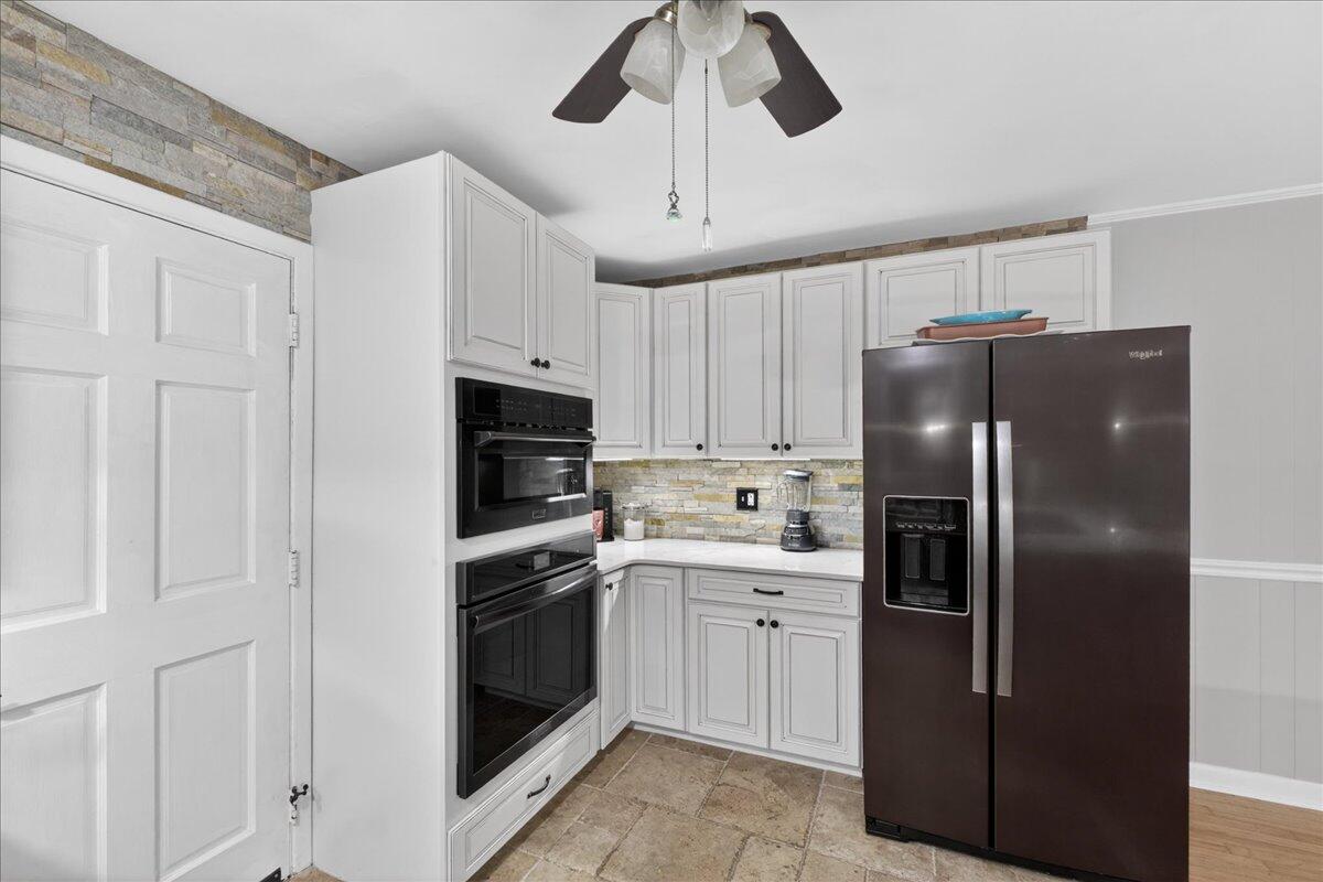 1225 Hillside Drive