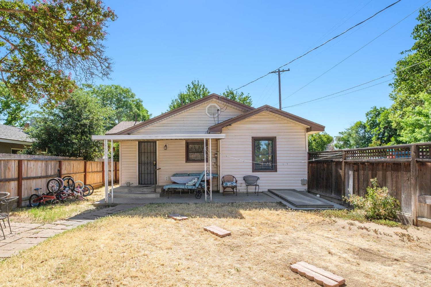 2546 N Thorne Avenue