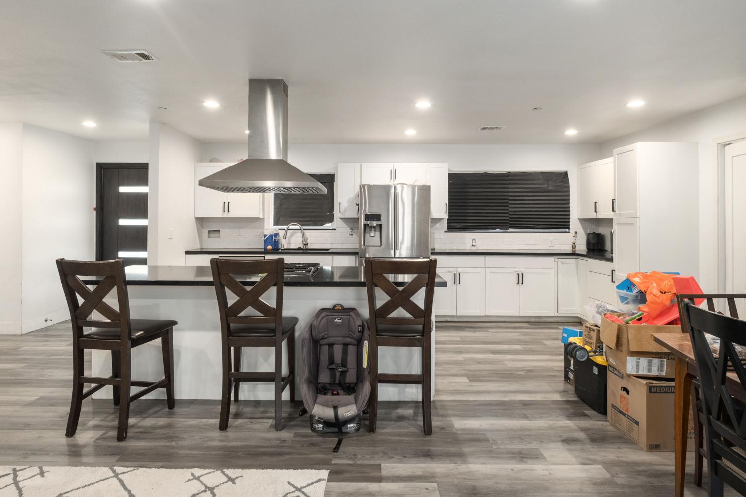 1465 E Escalon