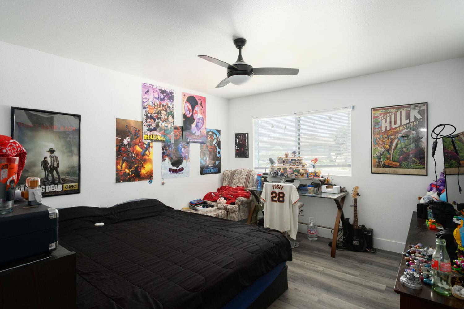 1465 E Escalon
