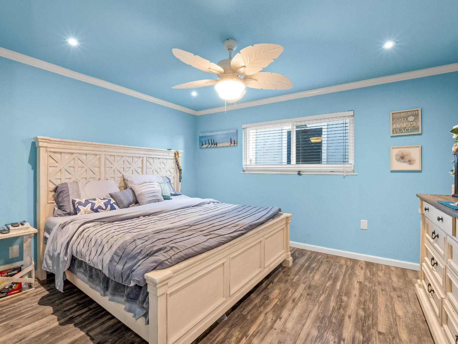 3279 W Rialto Avenue