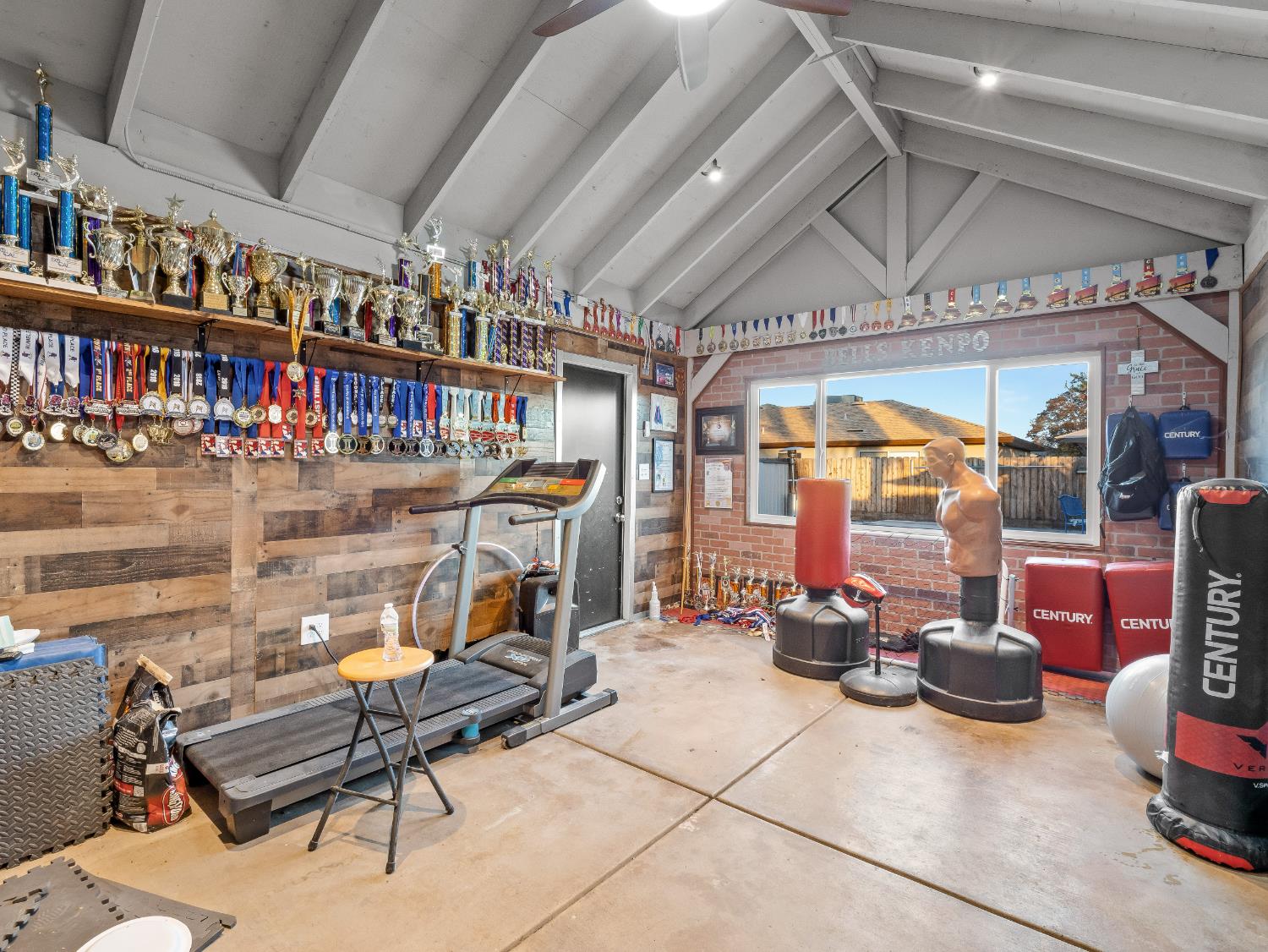 3279 W Rialto Avenue