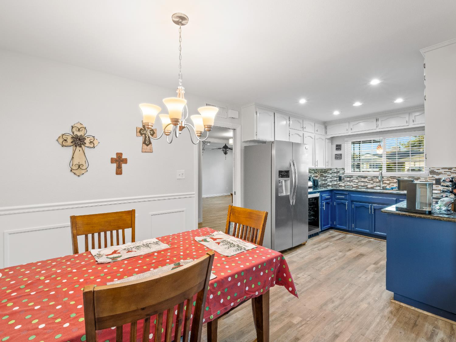 3279 W Rialto Avenue