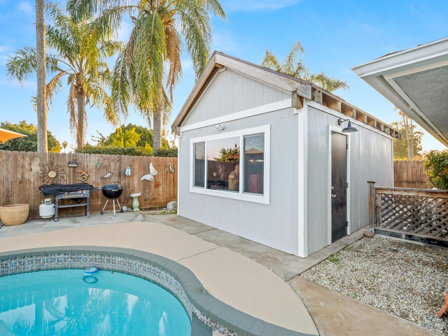 3279 W Rialto Avenue