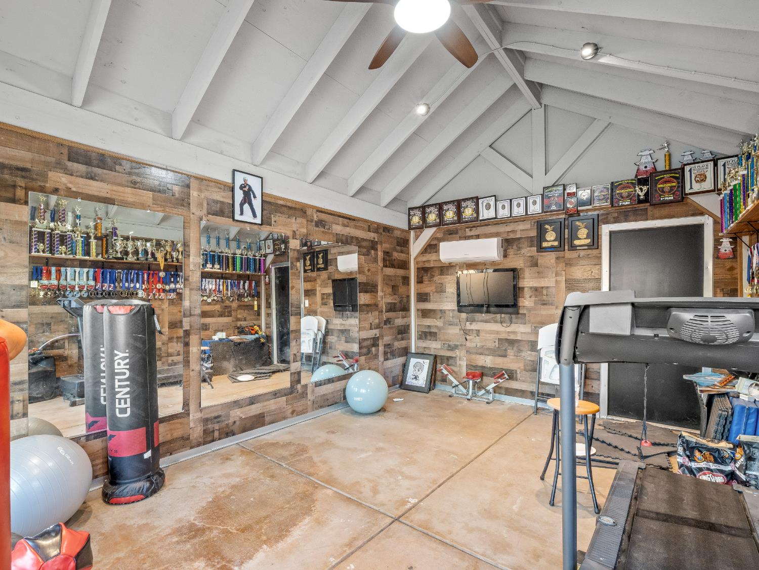 3279 W Rialto Avenue