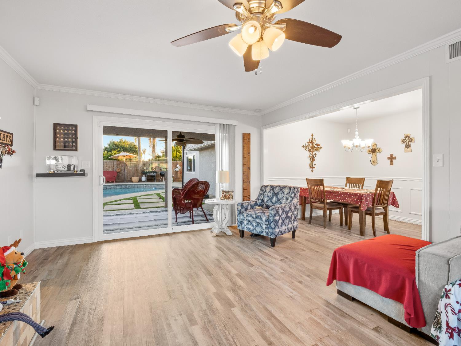 3279 W Rialto Avenue