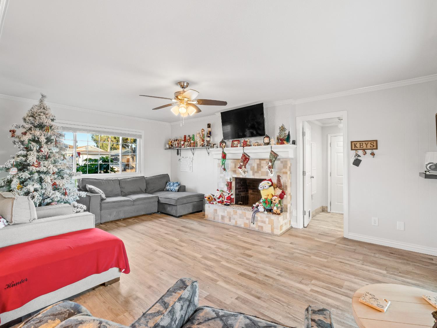 3279 W Rialto Avenue