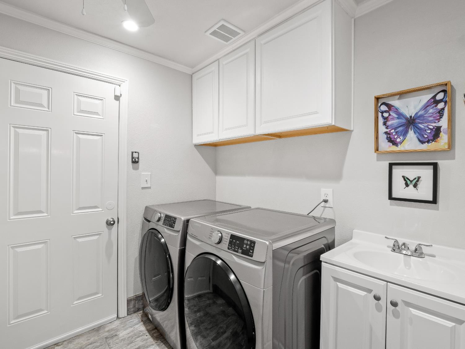 3279 W Rialto Avenue