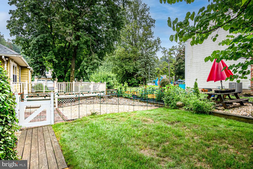 44 WOODSIDE AVENUE