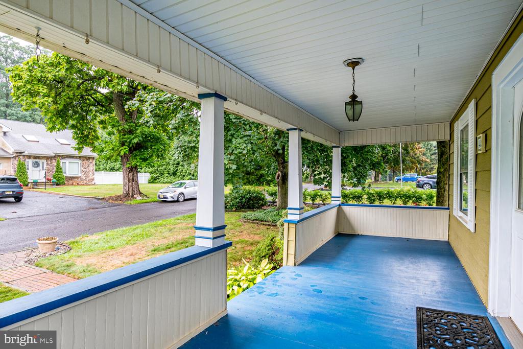 44 WOODSIDE AVENUE