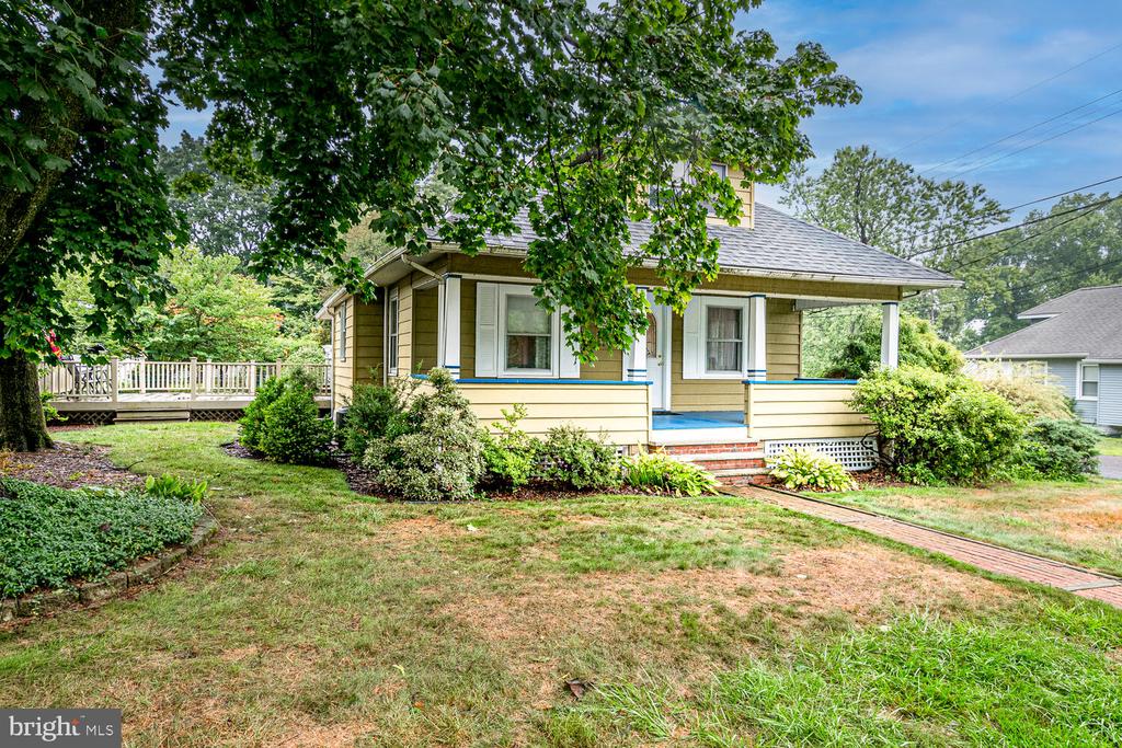 44 WOODSIDE AVENUE