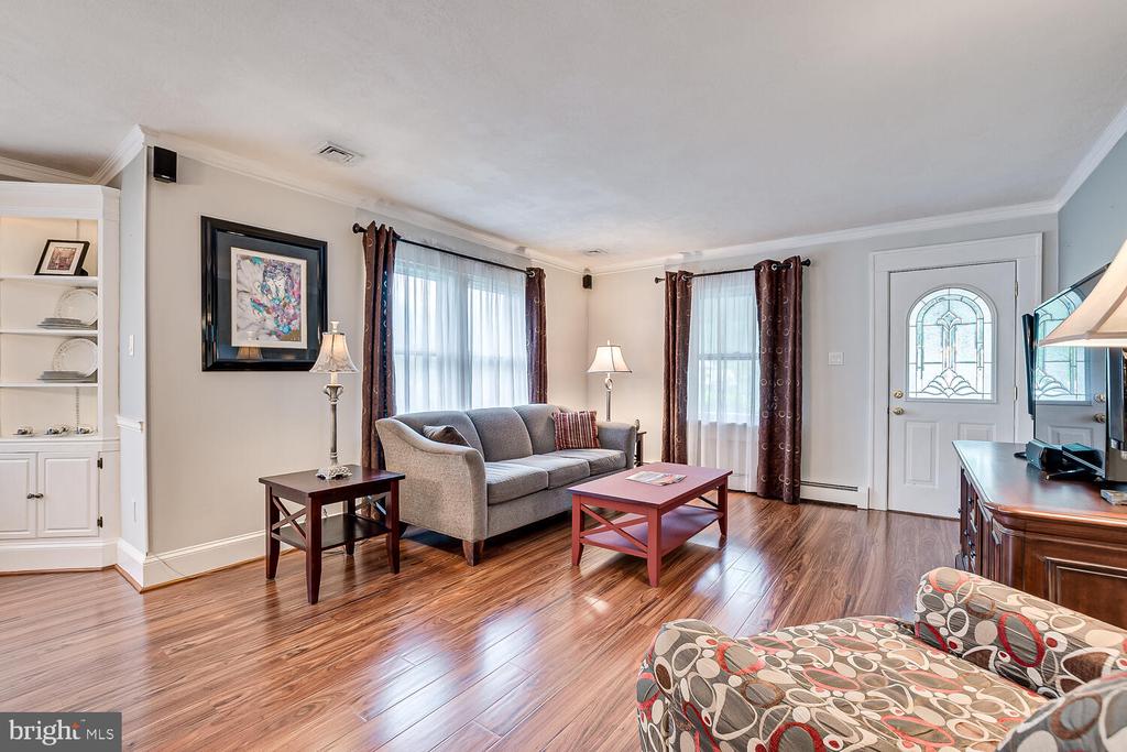 44 WOODSIDE AVENUE