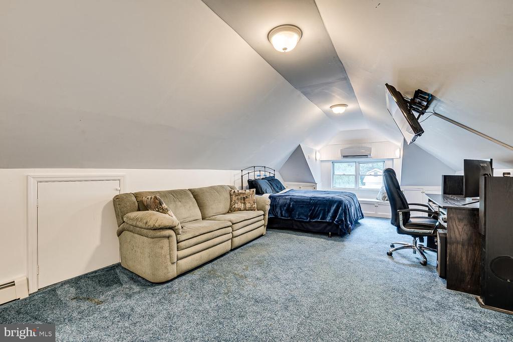 44 WOODSIDE AVENUE