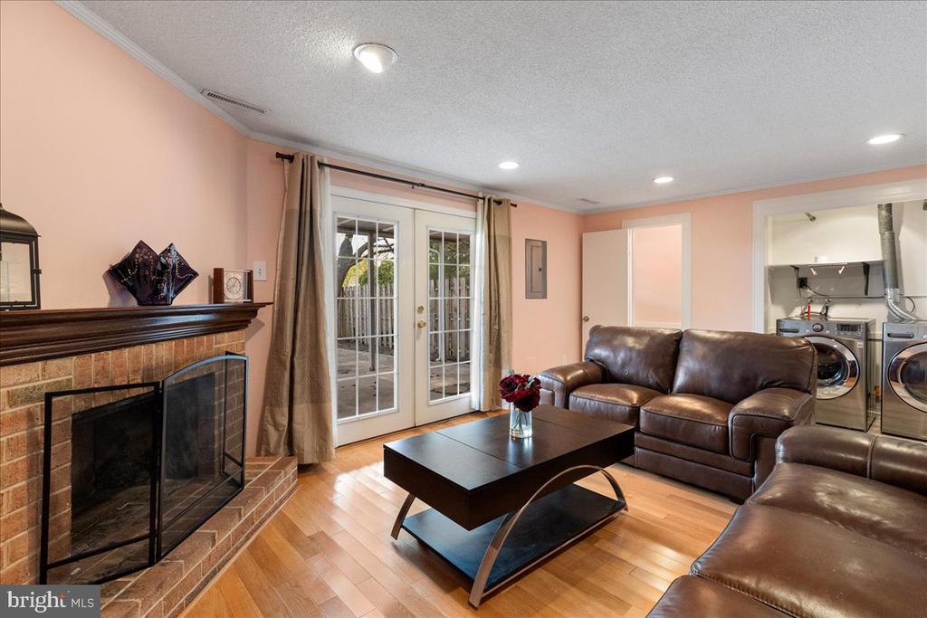 8 TRAFALGAR COURT