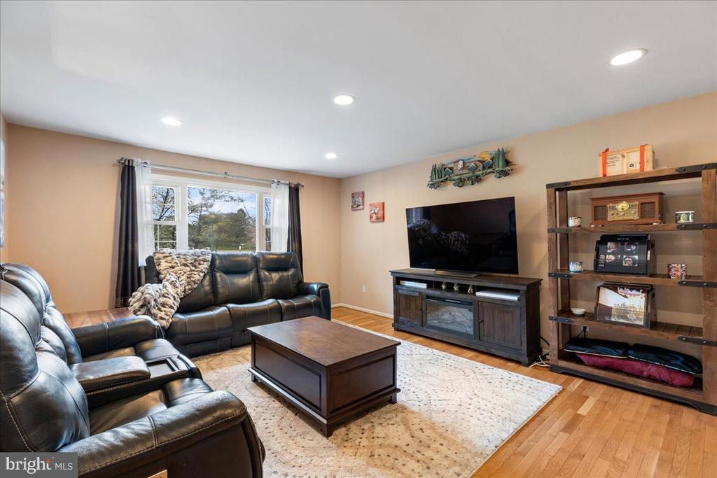 8 TRAFALGAR COURT
