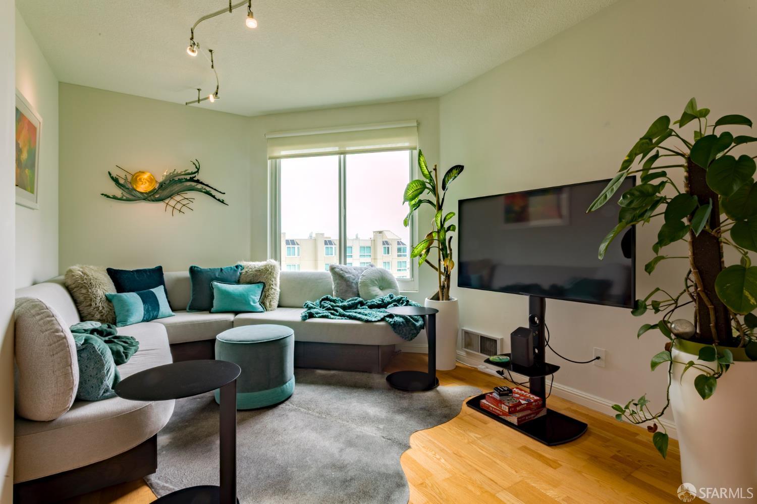 240 Lombard Street # 836