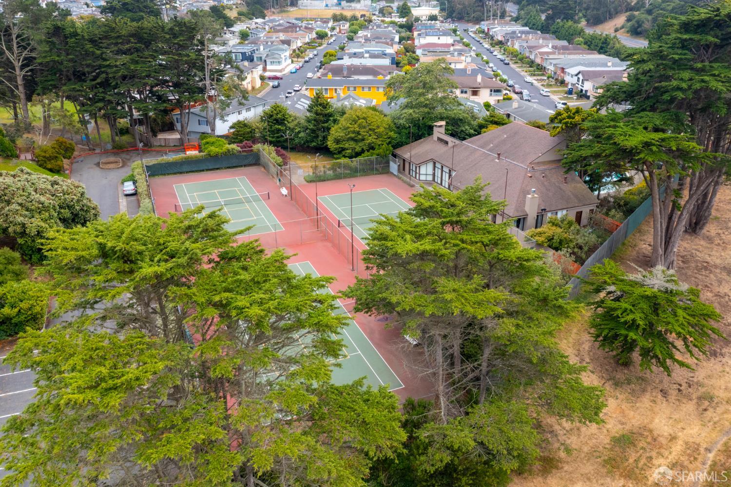 150 S Lake Merced Hills