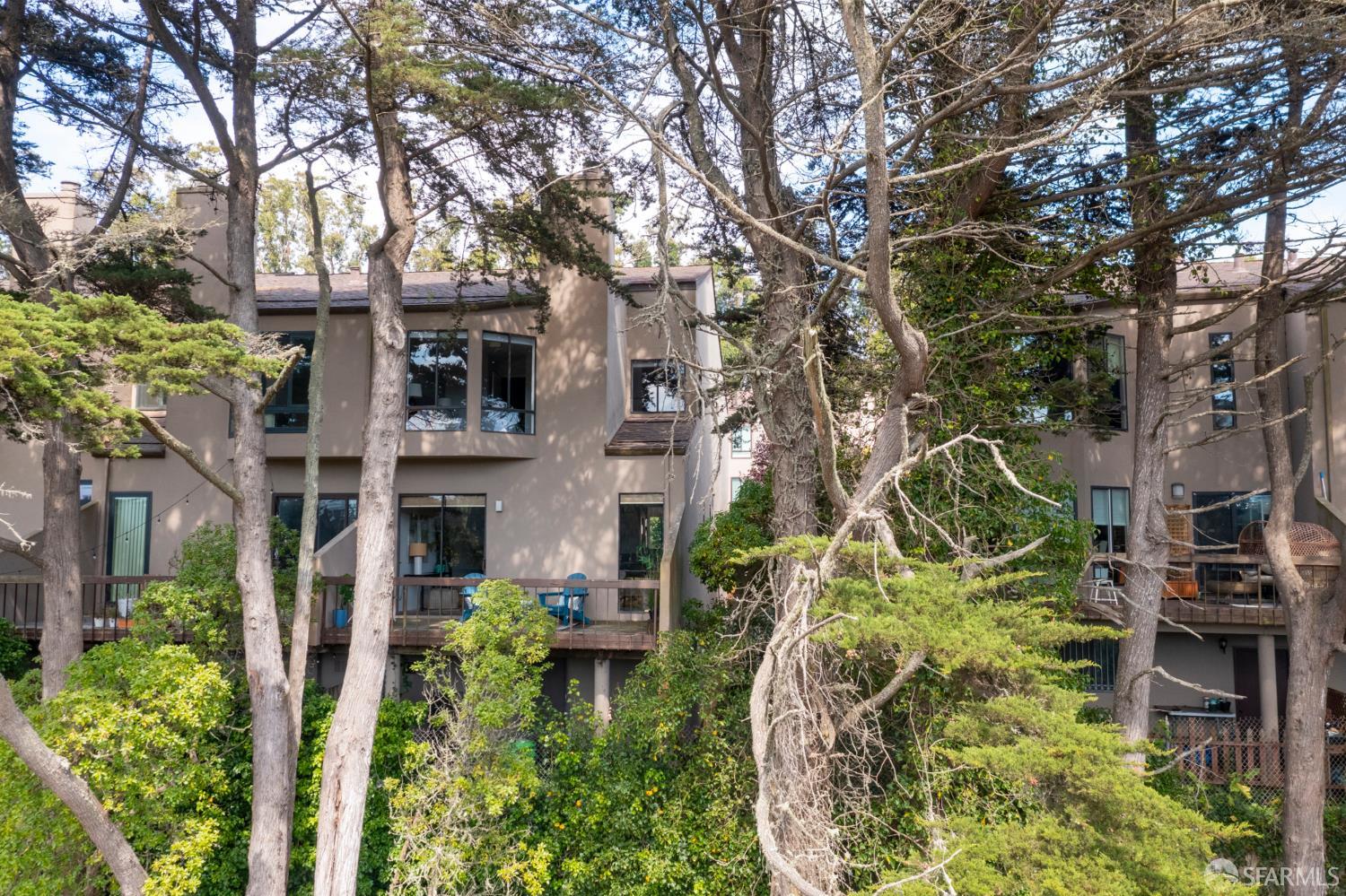 150 S Lake Merced Hills