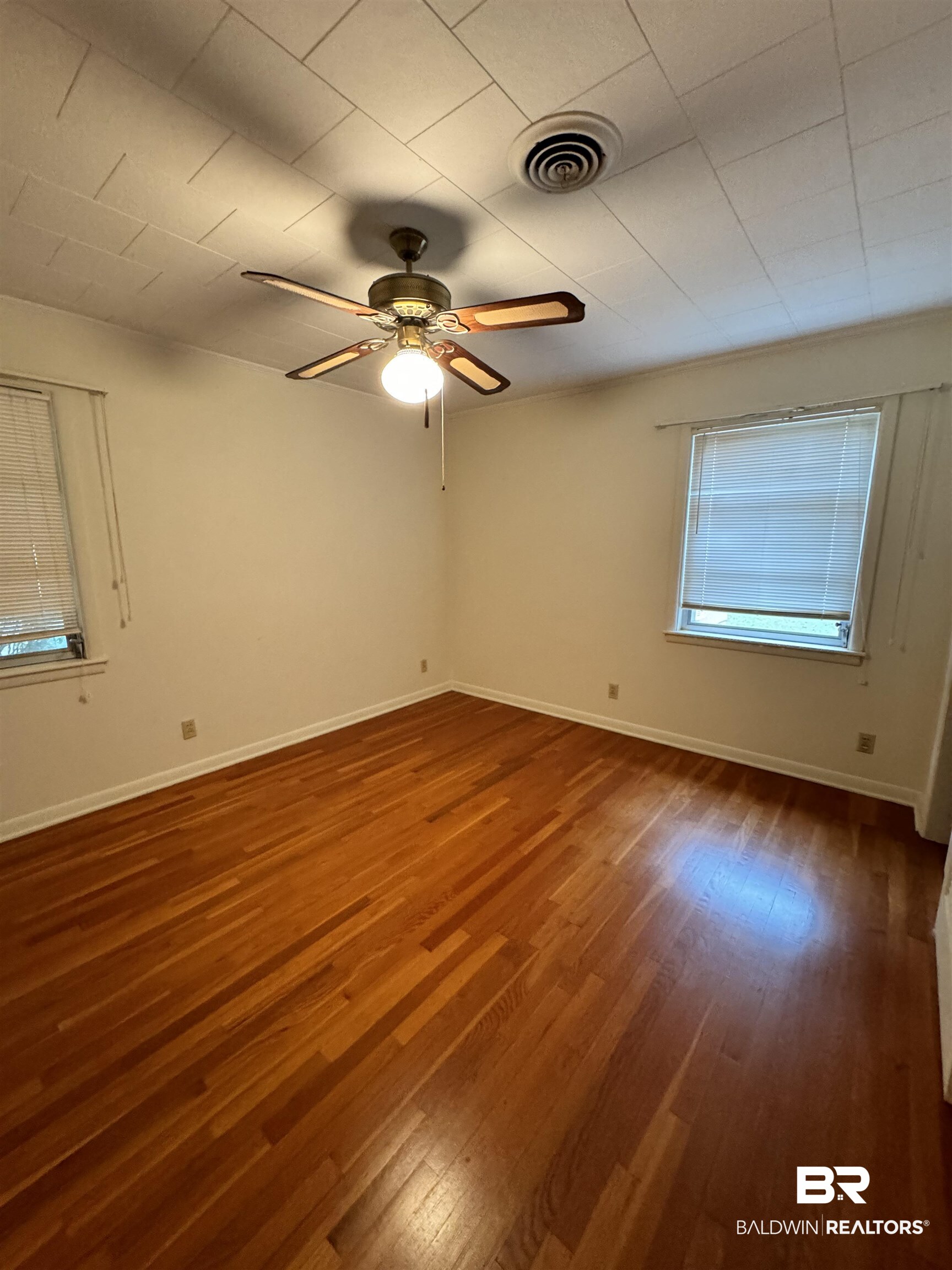 217 W Magnolia Avenue