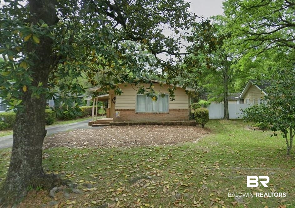 217 W Magnolia Avenue