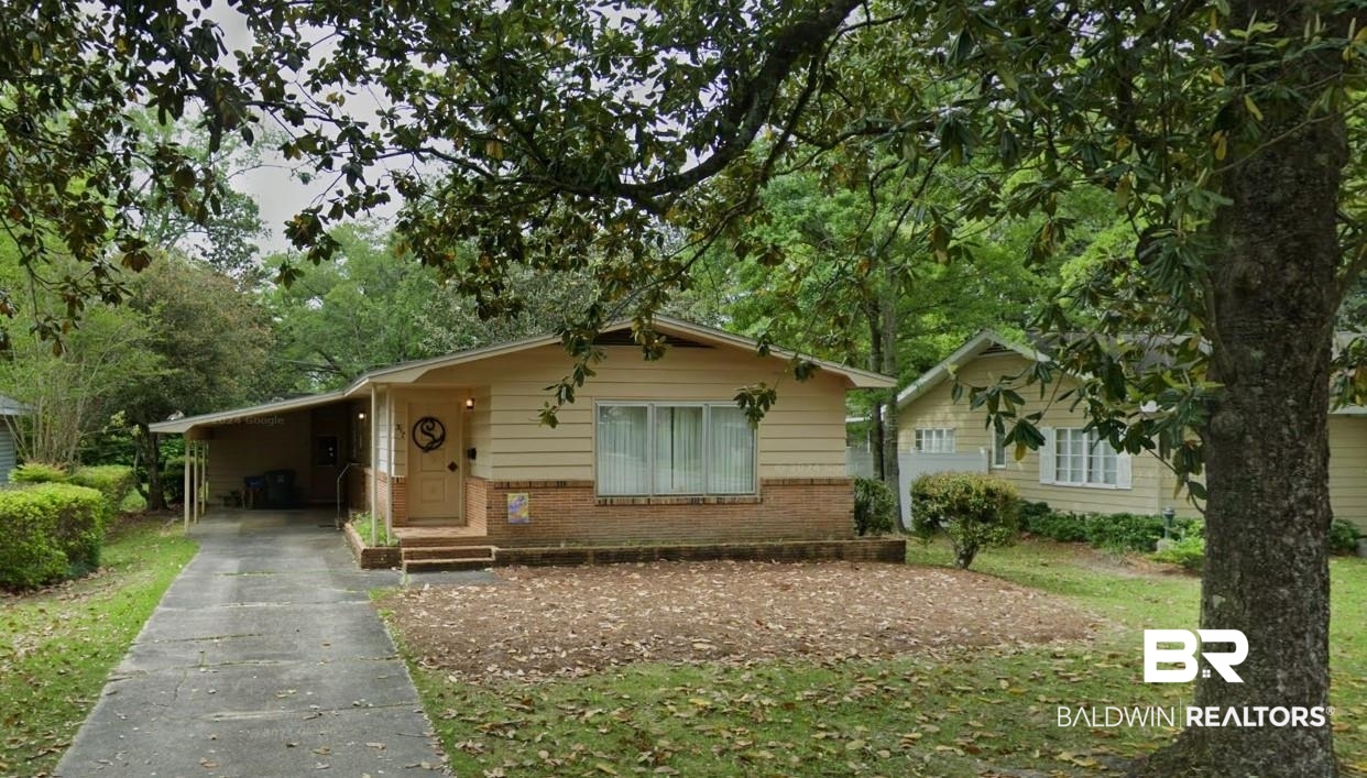217 W Magnolia Avenue