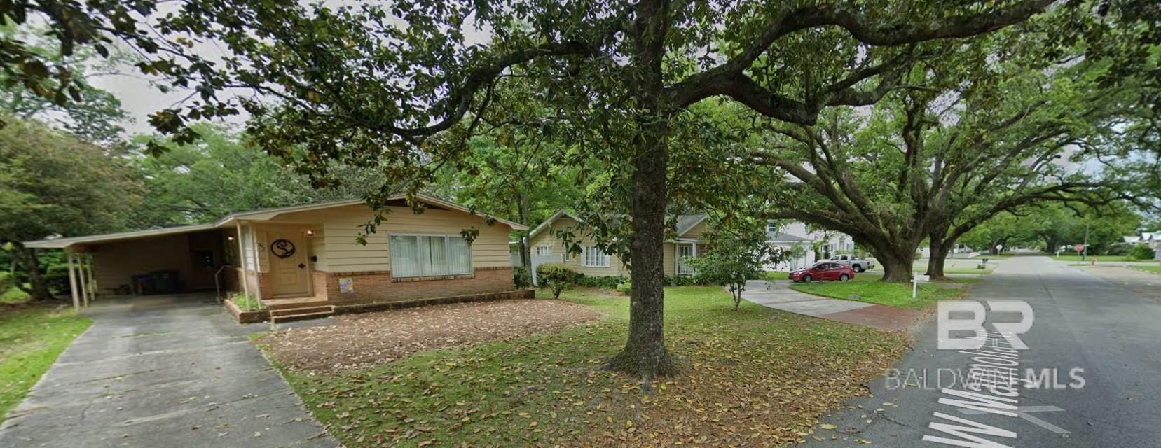 217 W Magnolia Avenue