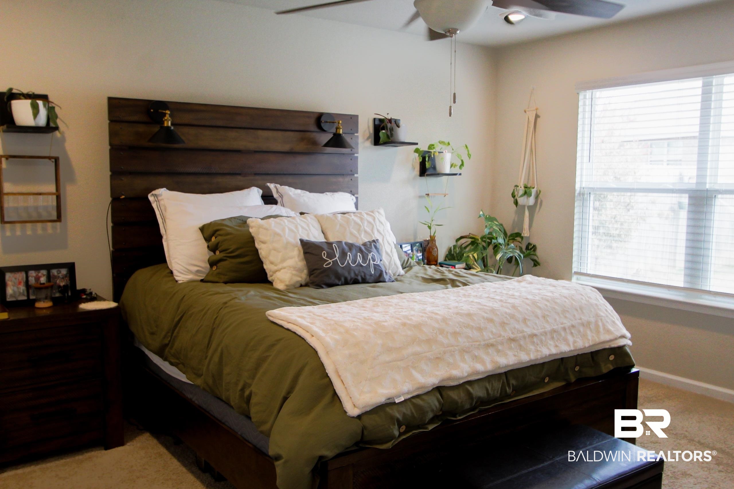 1525 Majesty Loop