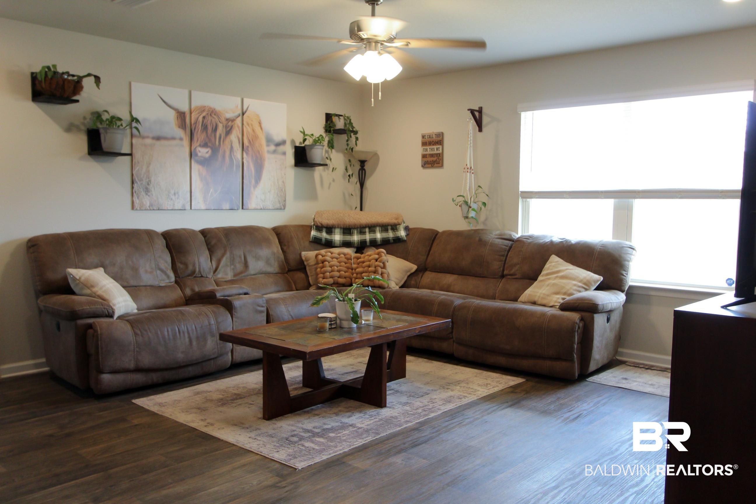 1525 Majesty Loop