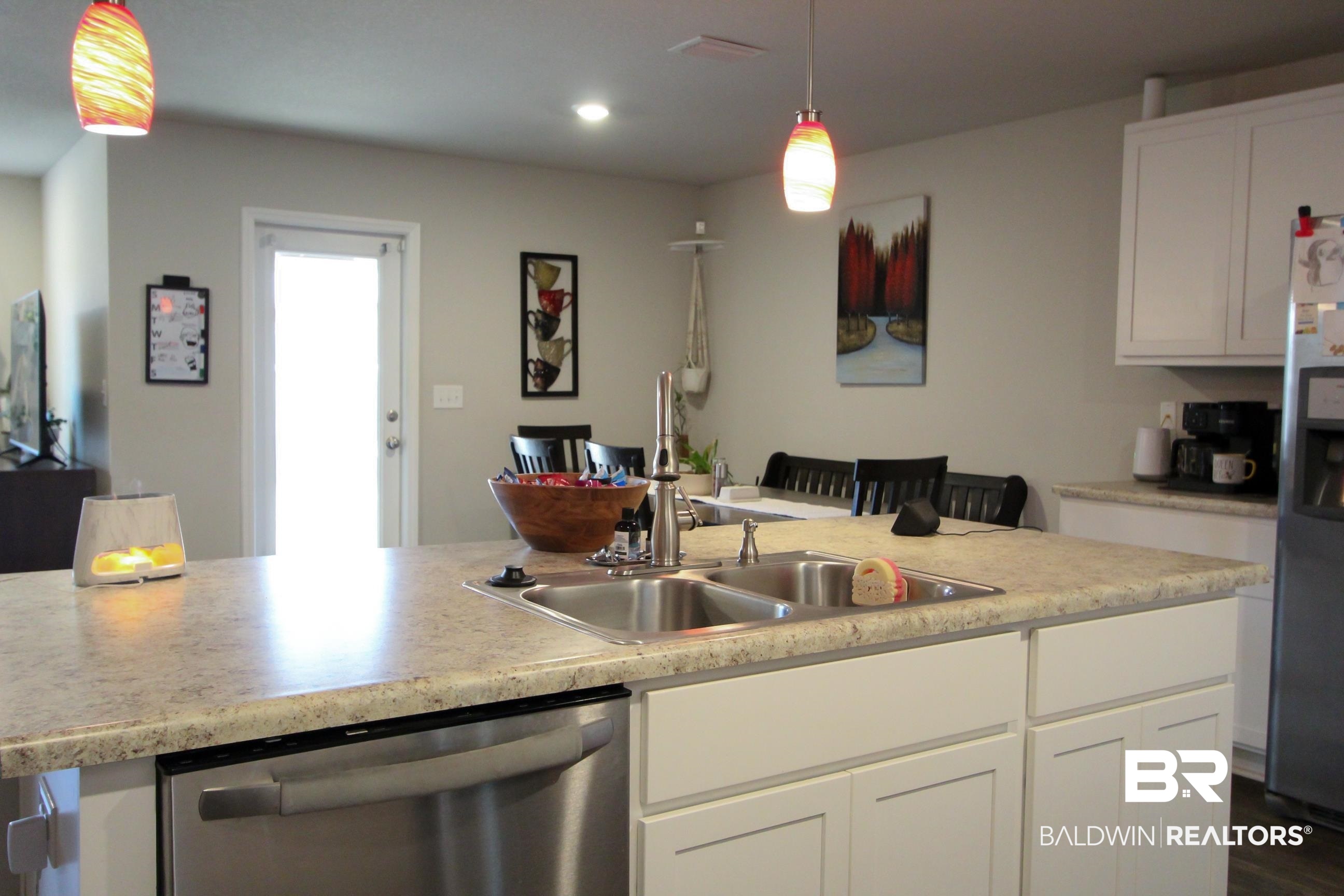 1525 Majesty Loop