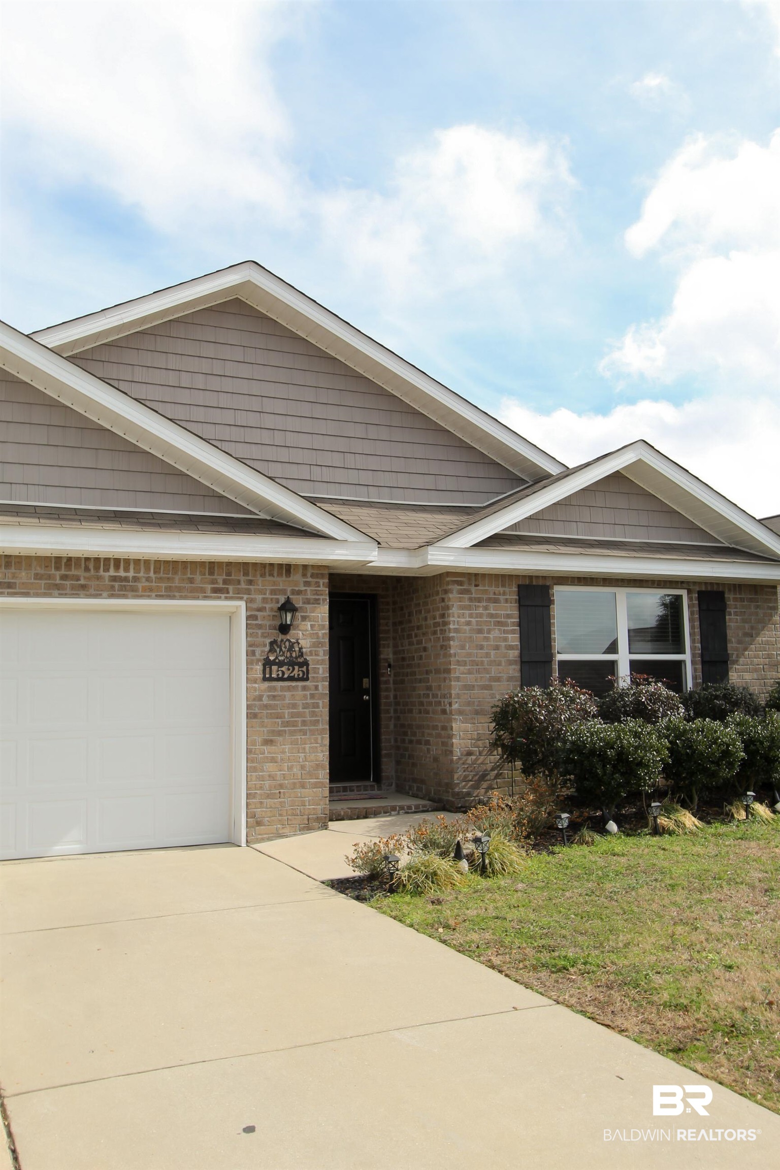 1525 Majesty Loop