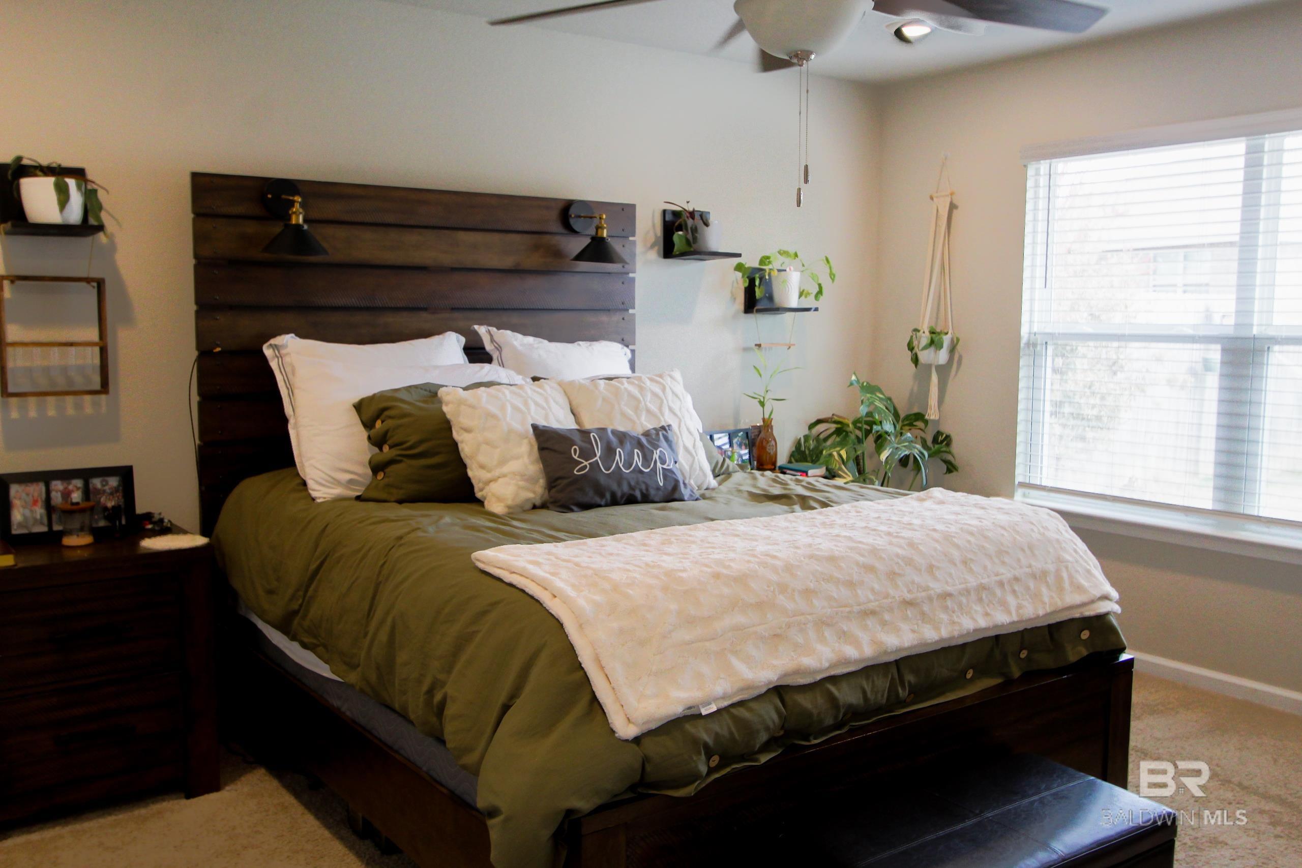 1525 Majesty Loop