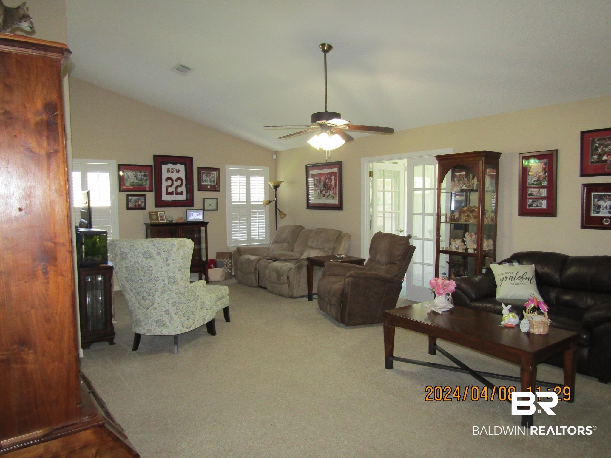 2871 Avenida Alberto