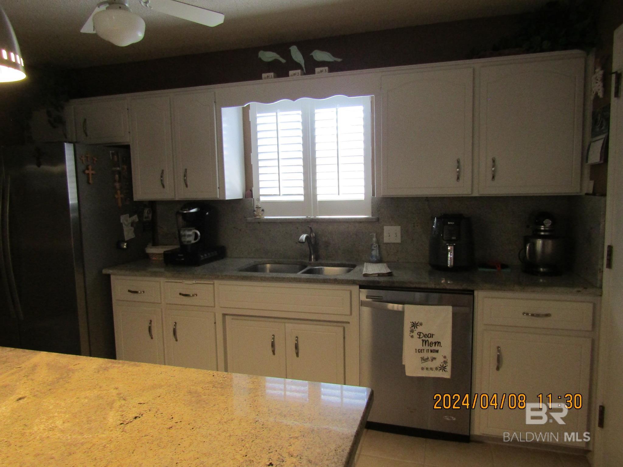 2871 Avenida Alberto