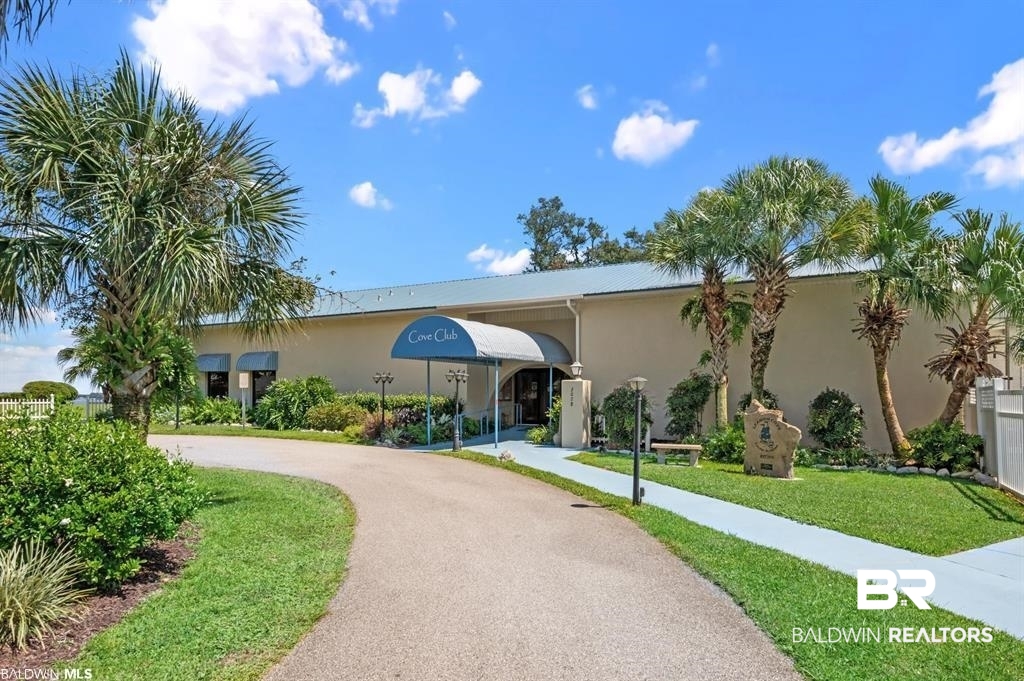 2871 Avenida Alberto