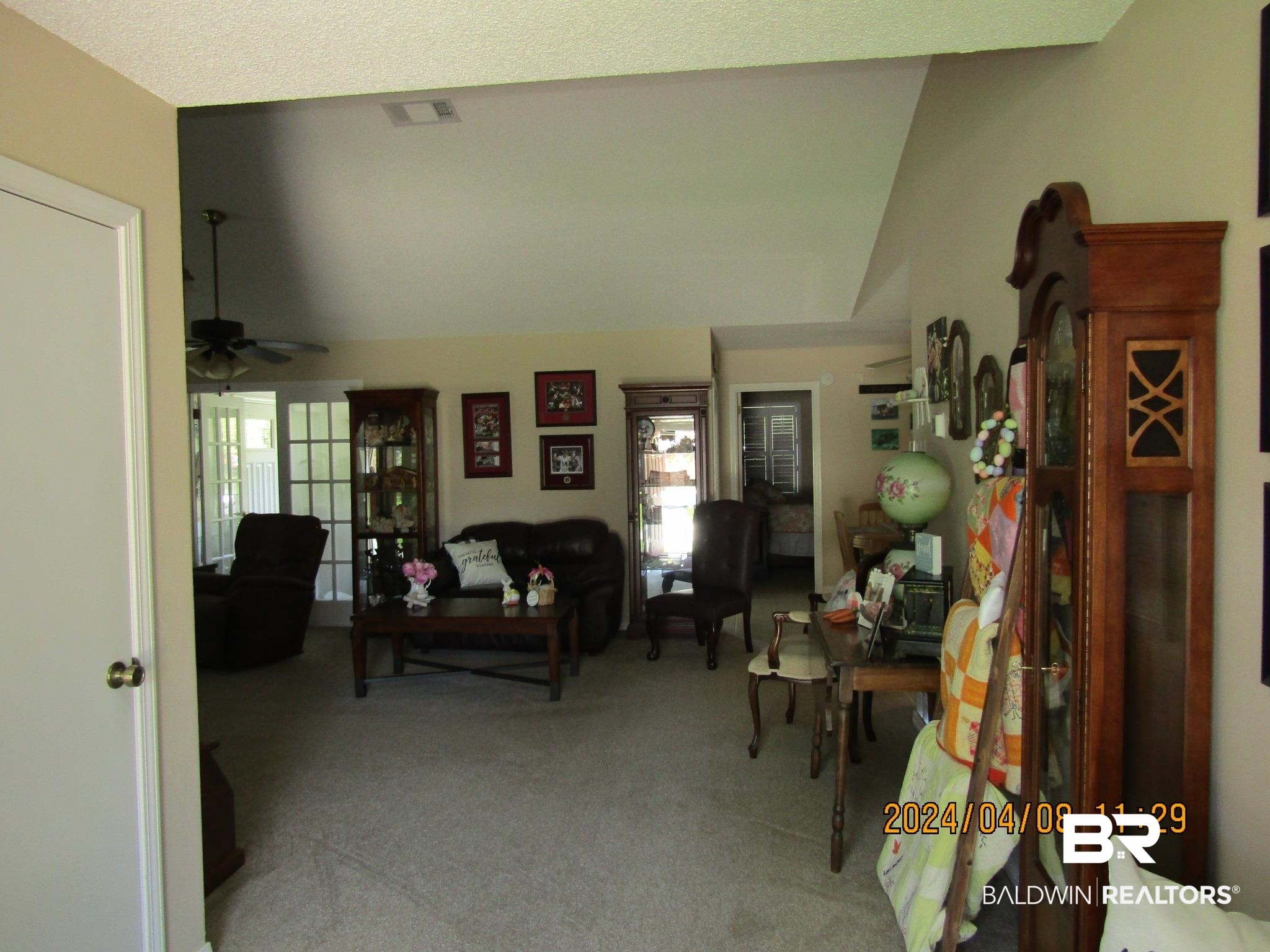 2871 Avenida Alberto