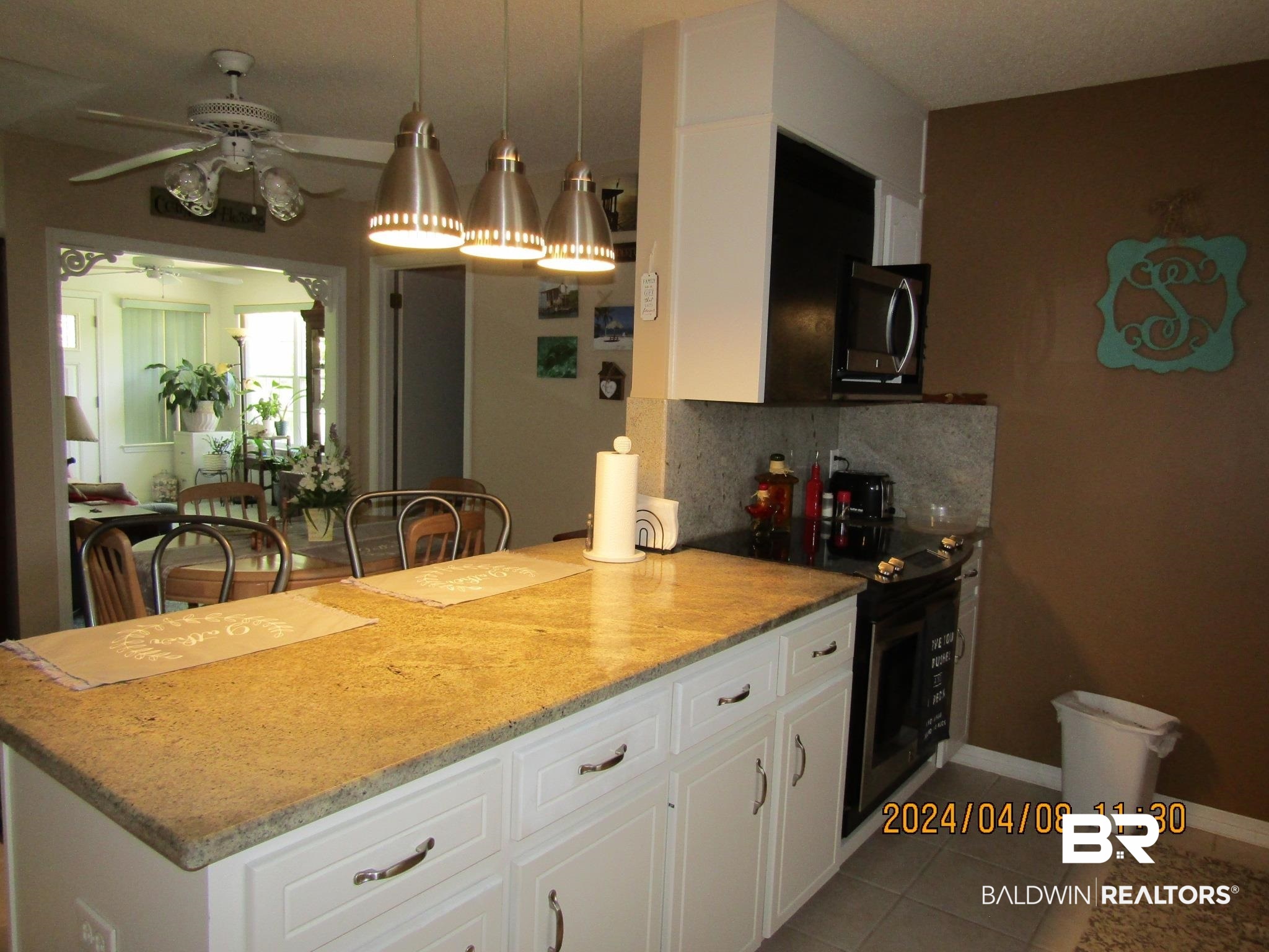 2871 Avenida Alberto