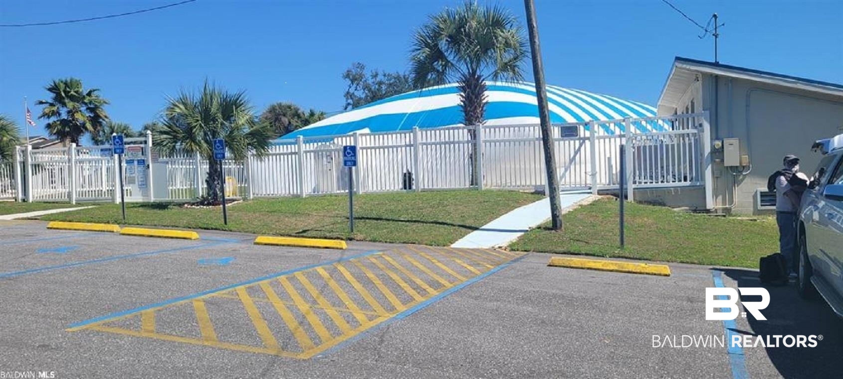 2871 Avenida Alberto