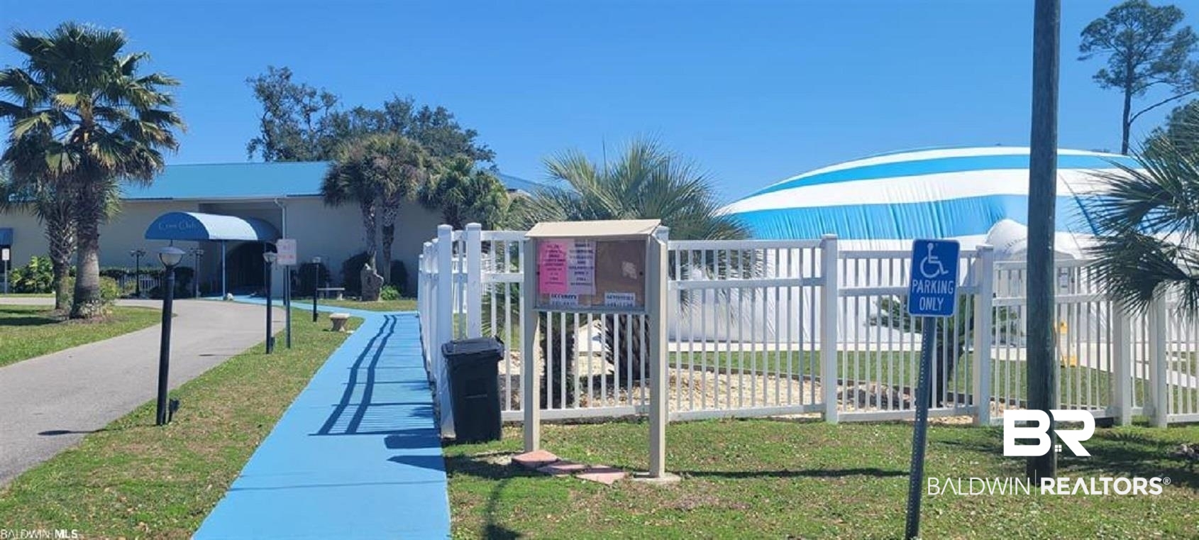 2871 Avenida Alberto
