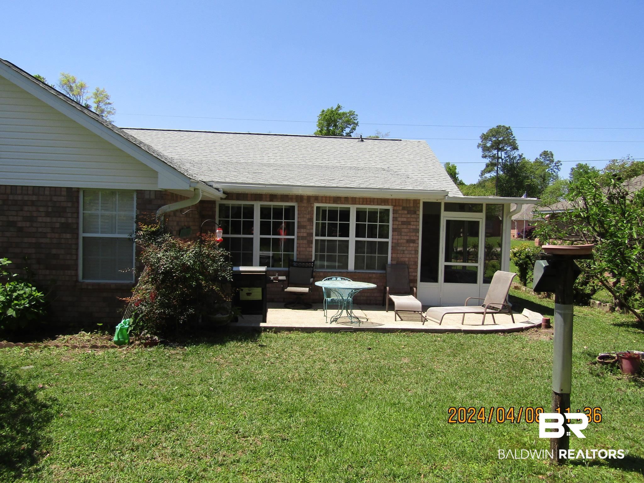 2871 Avenida Alberto