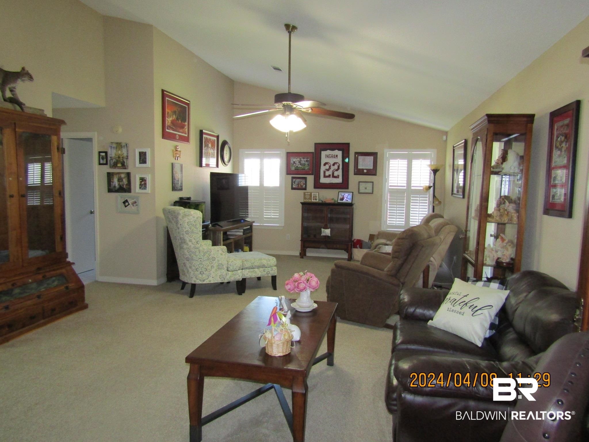 2871 Avenida Alberto