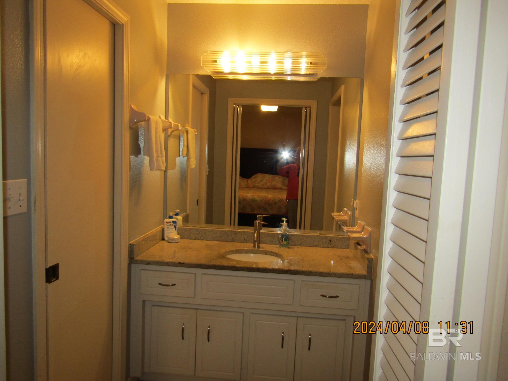 2871 Avenida Alberto