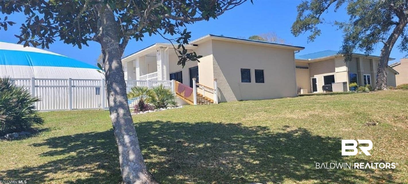 2871 Avenida Alberto